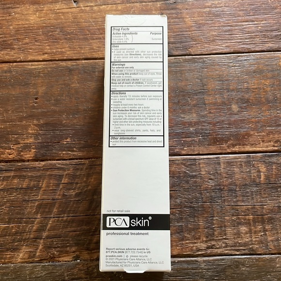 PCA Skin Weightless Protection Broad Spectrum SPF 45 NIB - Picture 2 of 4